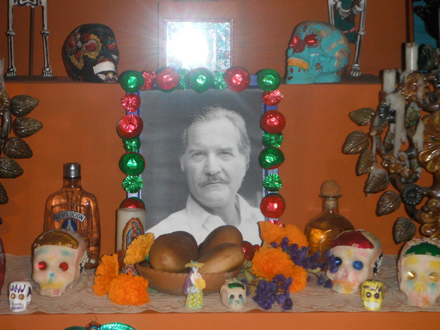 Carlos Fuentes altar